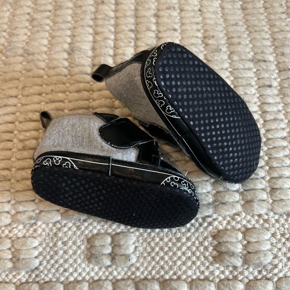 Disney Baby Mickey Mouse Shoes 3-6 months - Picture 2 of 5